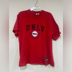 VINTAGE UNLV Rebels Basketball Nike Center Swoosh Tee Size Medium Red